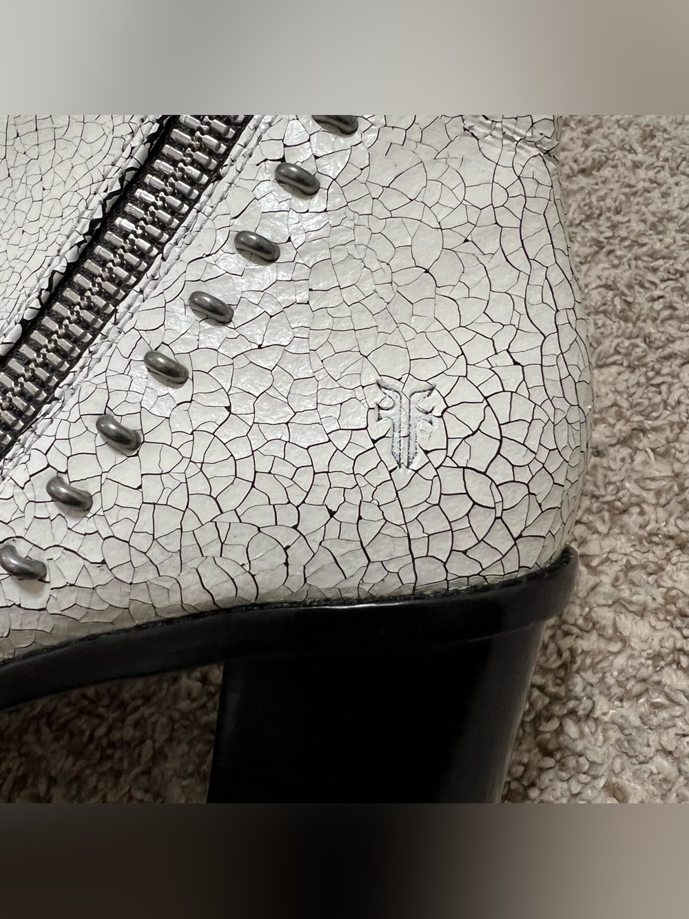 Frye Brielle Rebel White Crackle Leather Studded Zip Bootie Peep Toe Size 8 - Picture 7 of 12